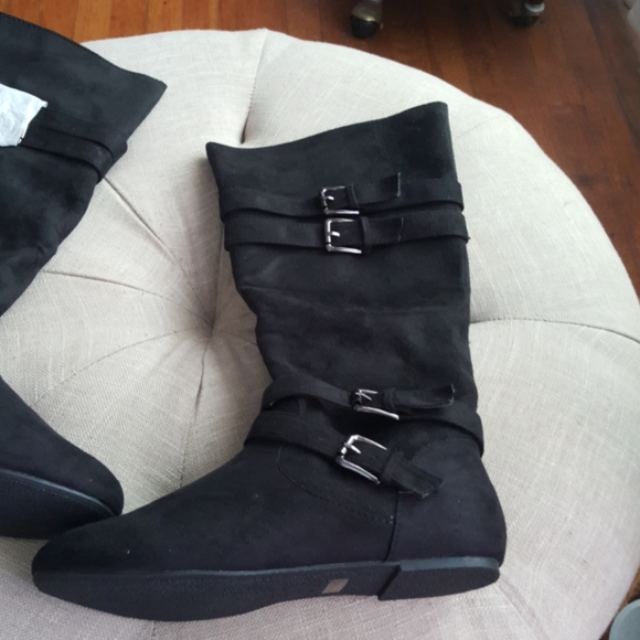 Shoes - Picture 4 of 4